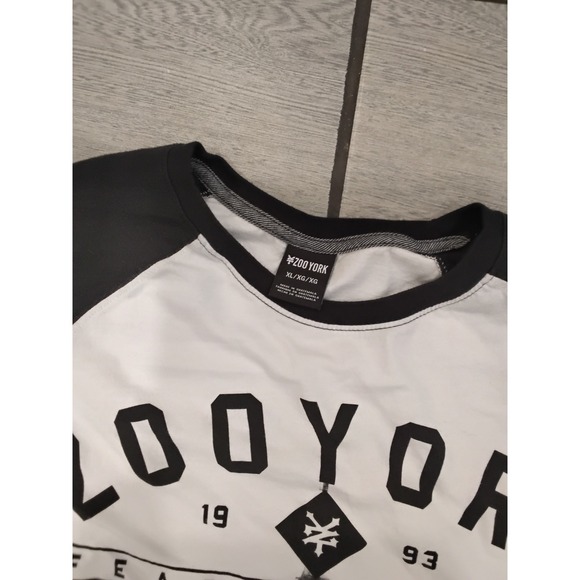 Zoo York Long Sleeve Baseball Tee Graphic Print NYC Skyline - Picture 3 of 5